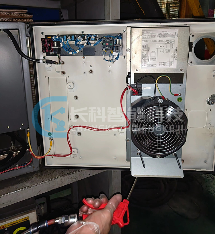 發那科大型機器人2000iB 165R 165F保養 發那科大型機器人2000iB 165R 165F保養